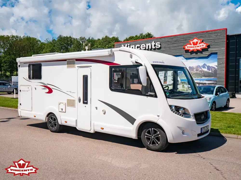 Eura Mobil-IL 720 QB *Queenbädd *Solcell *KAMPANJ-(2015) — Helintegrerad