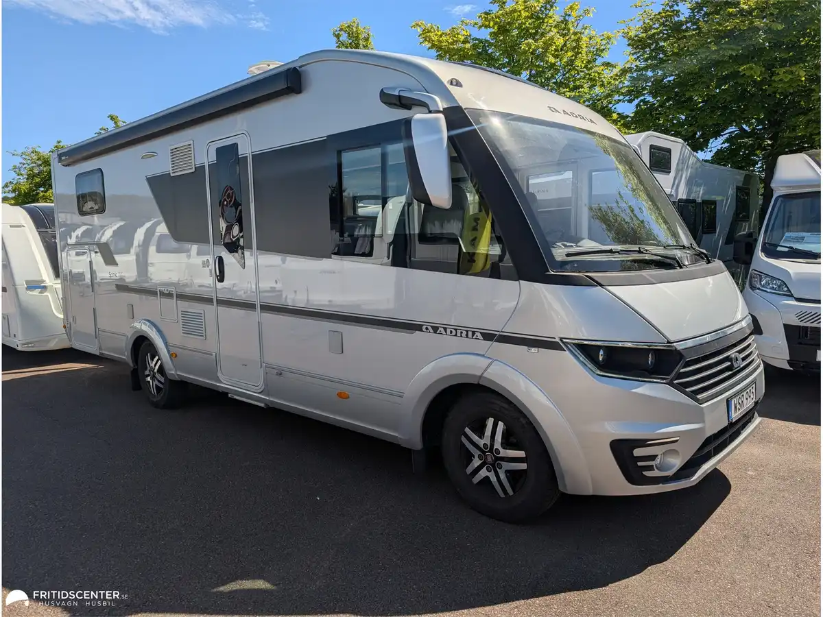 Adria SONIC SUPREME I 710 SC — Helintegrerad