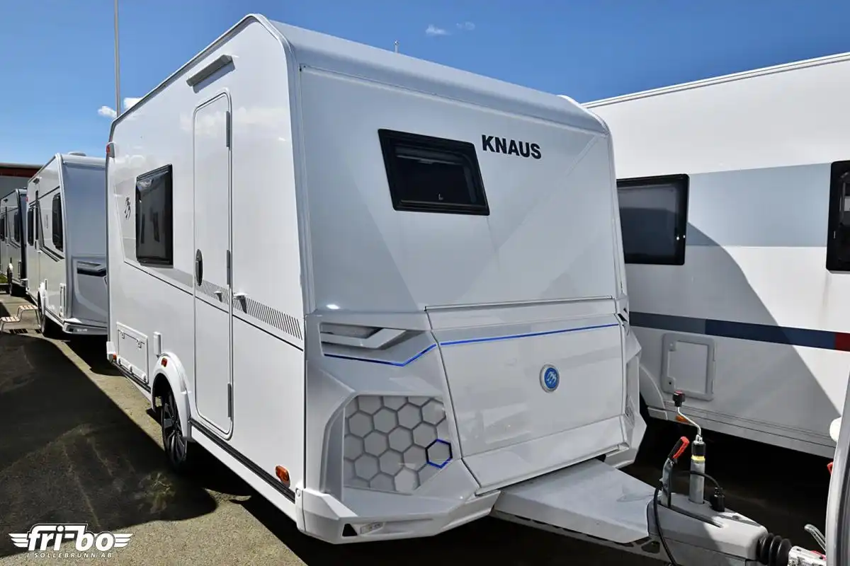Knaus 340 PX Yaseo — Dubbelsäng