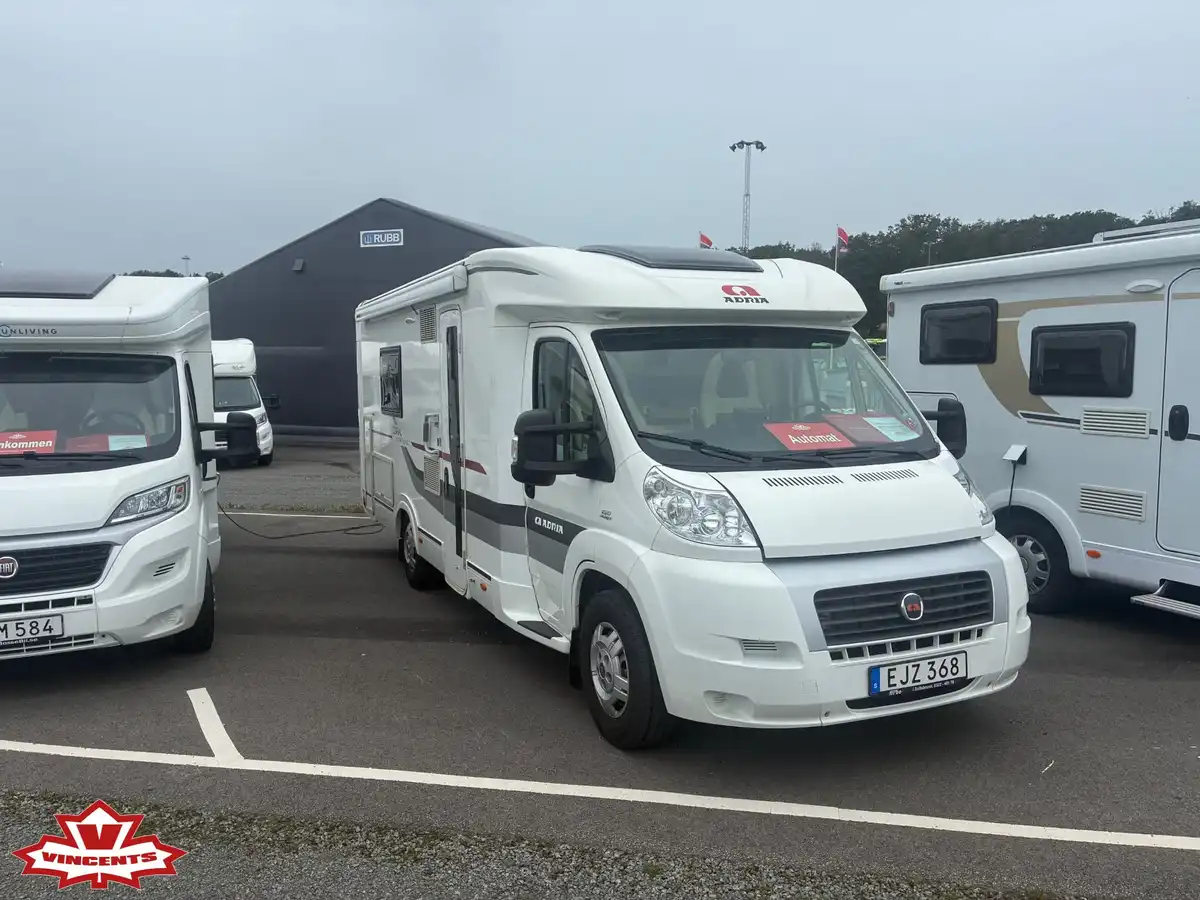 Adria-CORAL S 670 SLT *Solcell *Automat *KOMMANDE-(2014) — Halvintegrerad