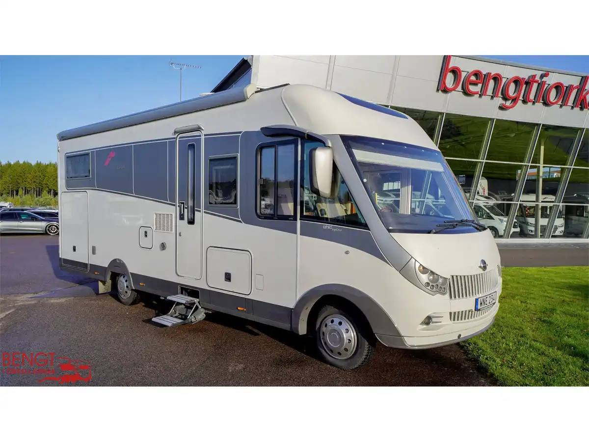 Carthago chic s-plus I 50 — Helintegrerad