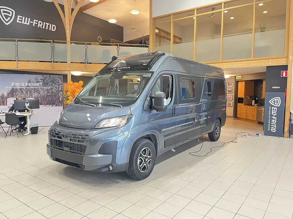 Adria TWIN SUPREME 600 SPB — Plåtis