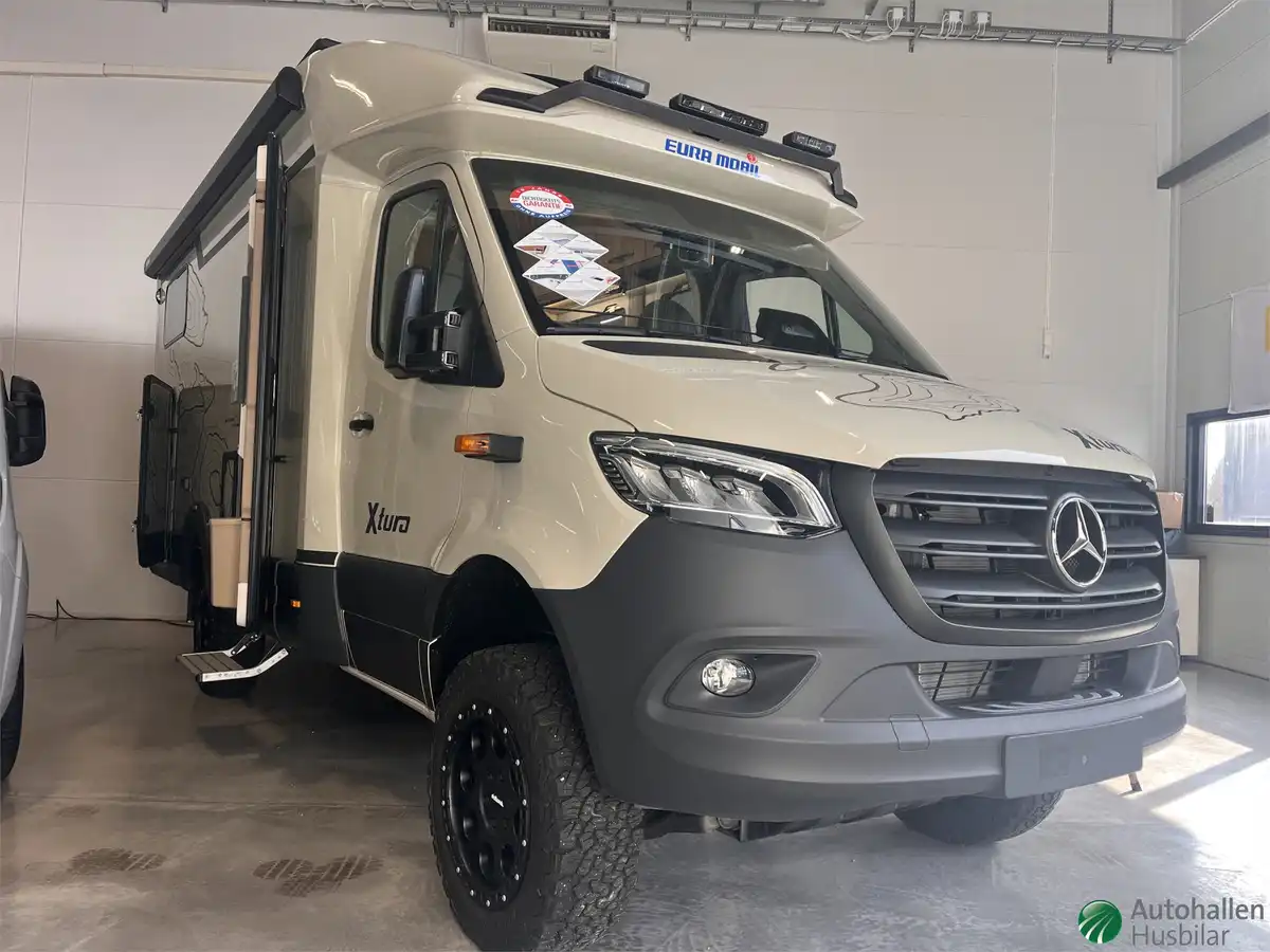 Eura Mobil XTURA 686 EF — Halvintegrerad