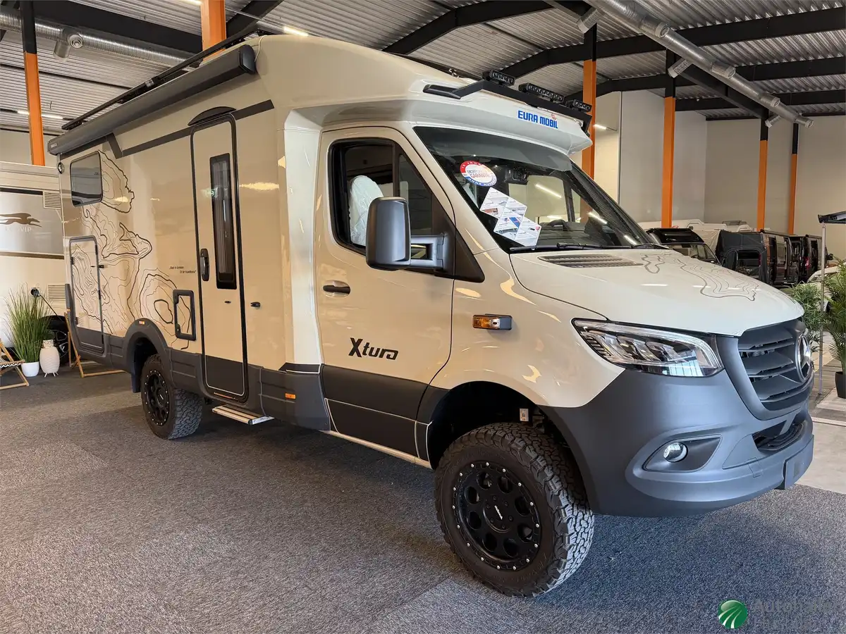 Eura Mobil XTURA 686 EF — Halvintegrerad