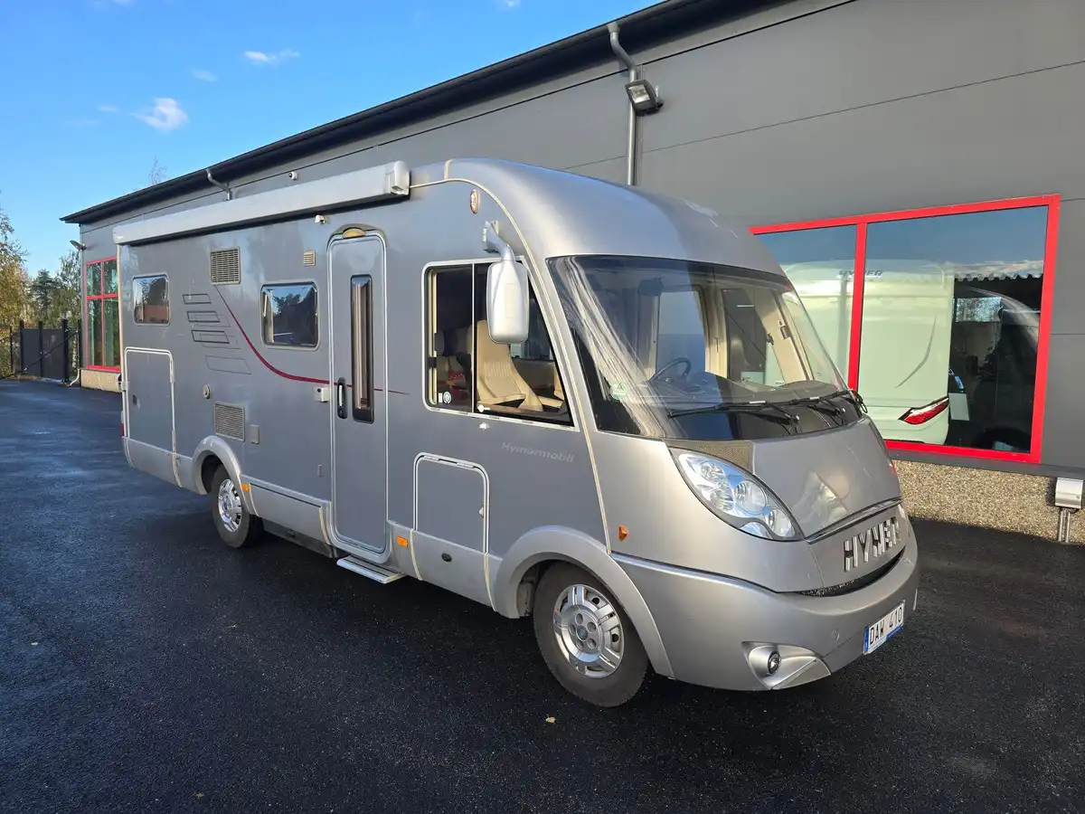 HYMER B 614 SL — Helintegrerad
