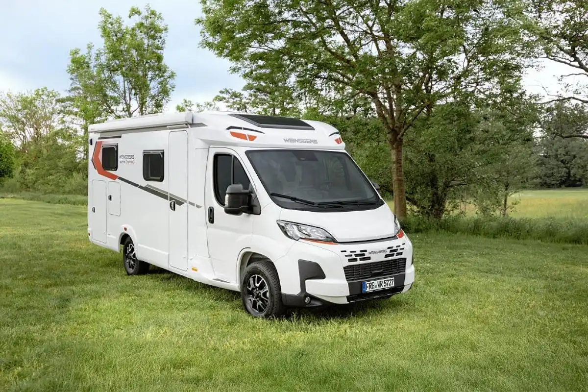 Weinsberg CaraCompact 600 MEG Fire Edition — Halvintegrerad
