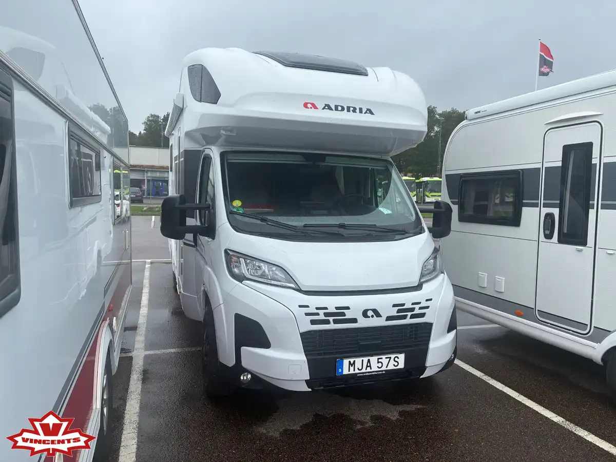 Adria-CORAL XL 660 SL *Långbäddar *Solcell *Cykelställ-(2025) — Alkov