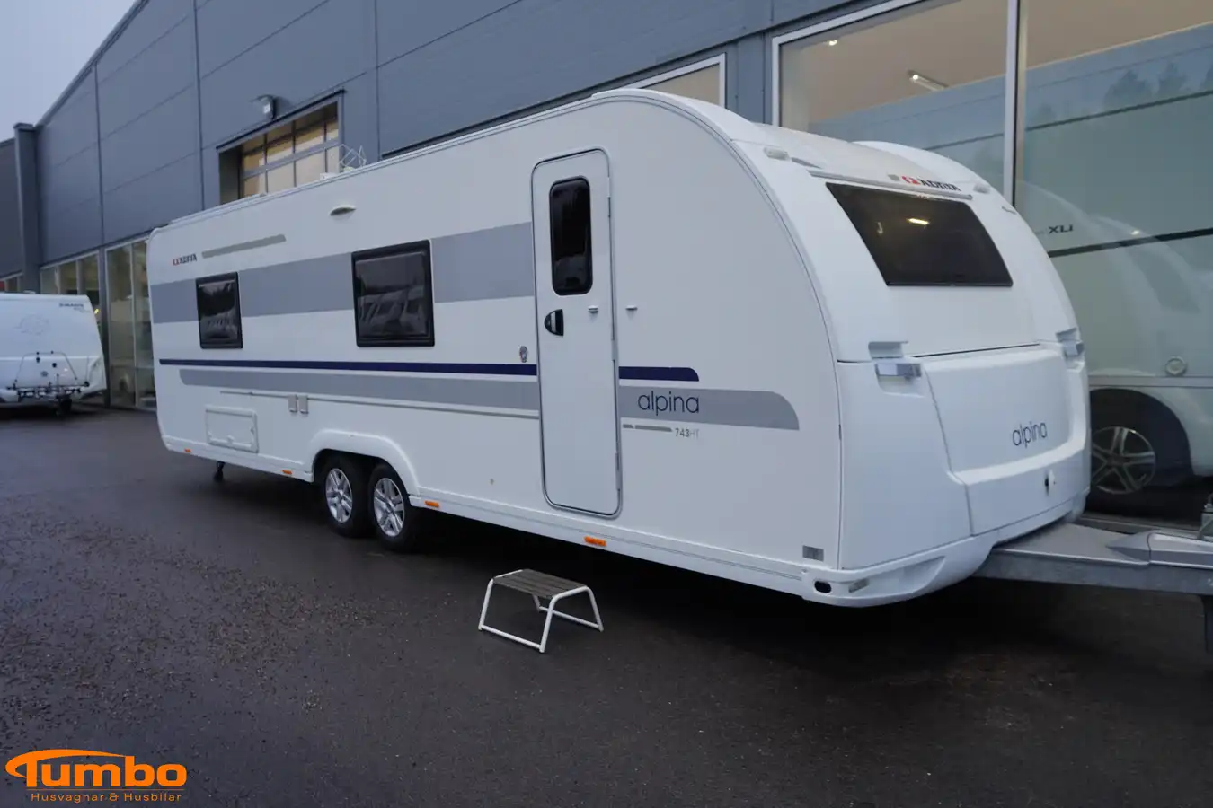 Adria - ALPINA 743 HT Frontkök Alde Ugn — Dubbel långbädd