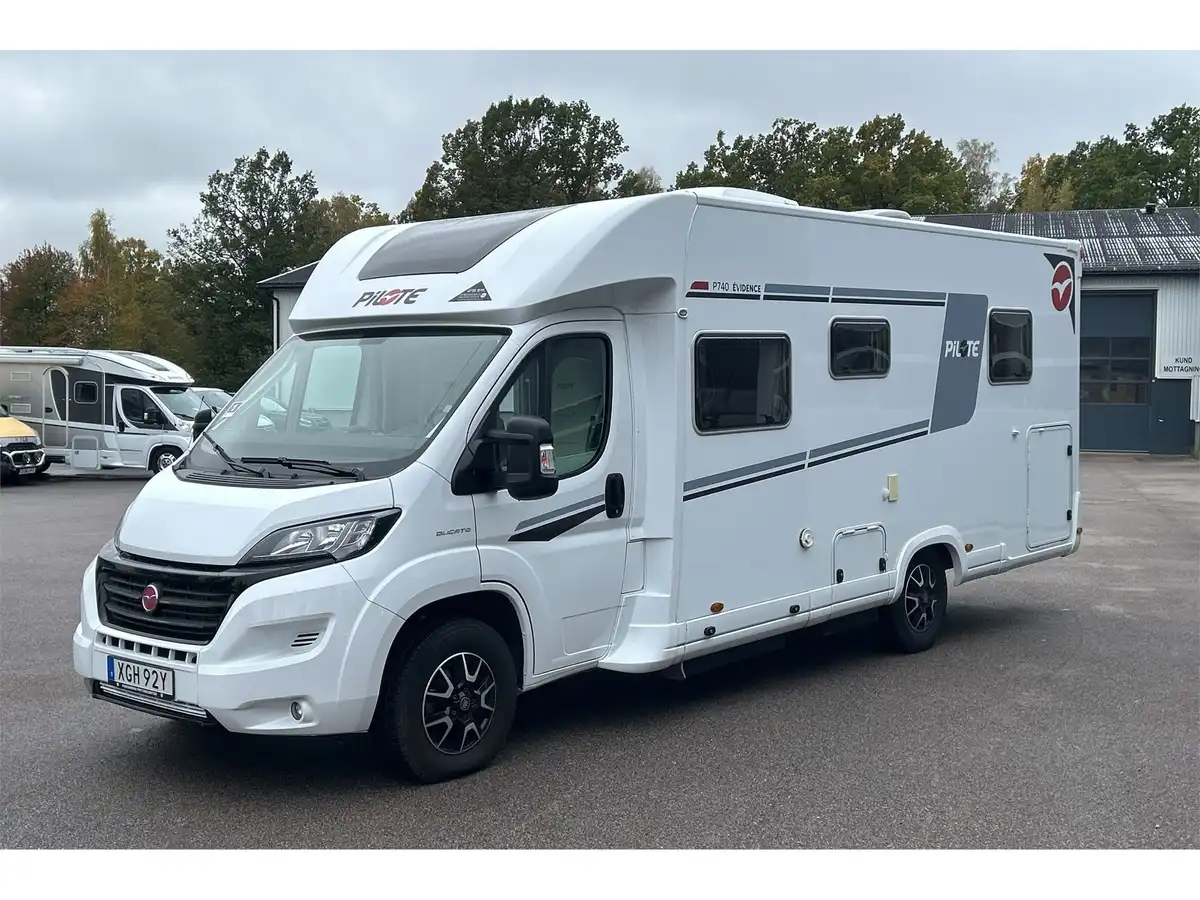 Pilote P740 C — Halvintegrerad