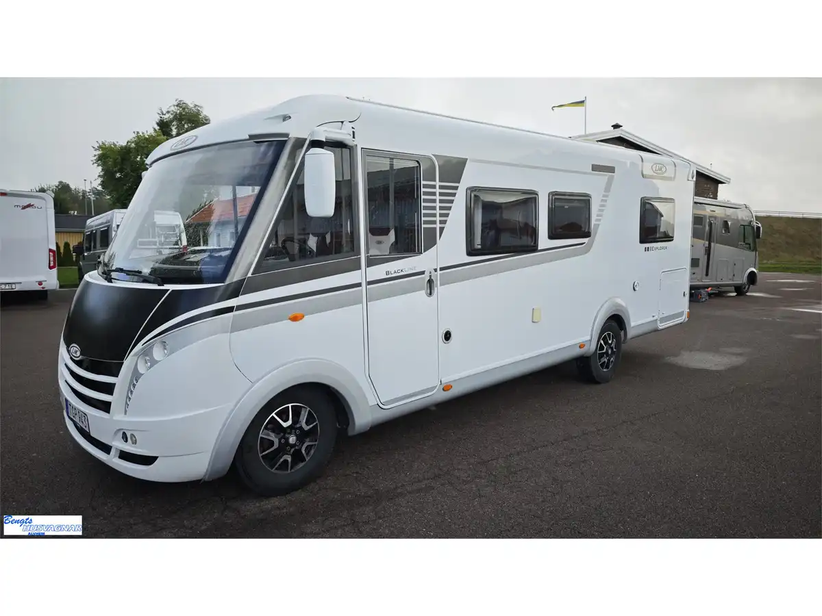 LMC I 745 BLACK LINE — Helintegrerad