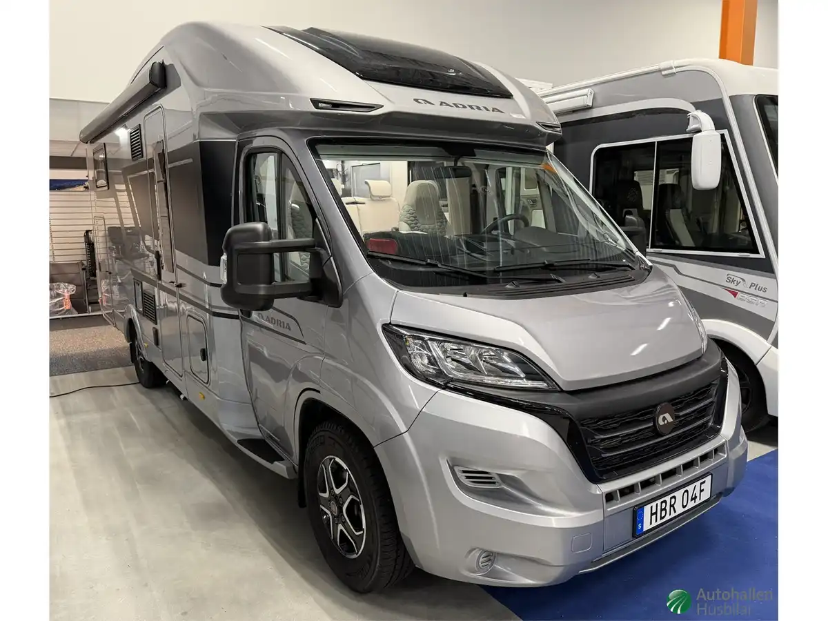 Adria CORAL 670SL — Halvintegrerad