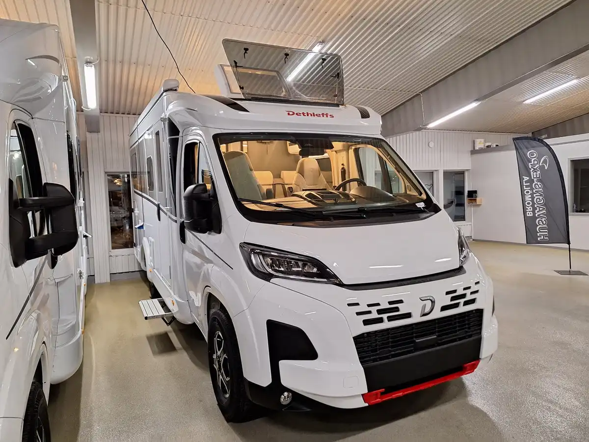 Dethleffs Globebus Camp Active T 4 — Halvintegrerad