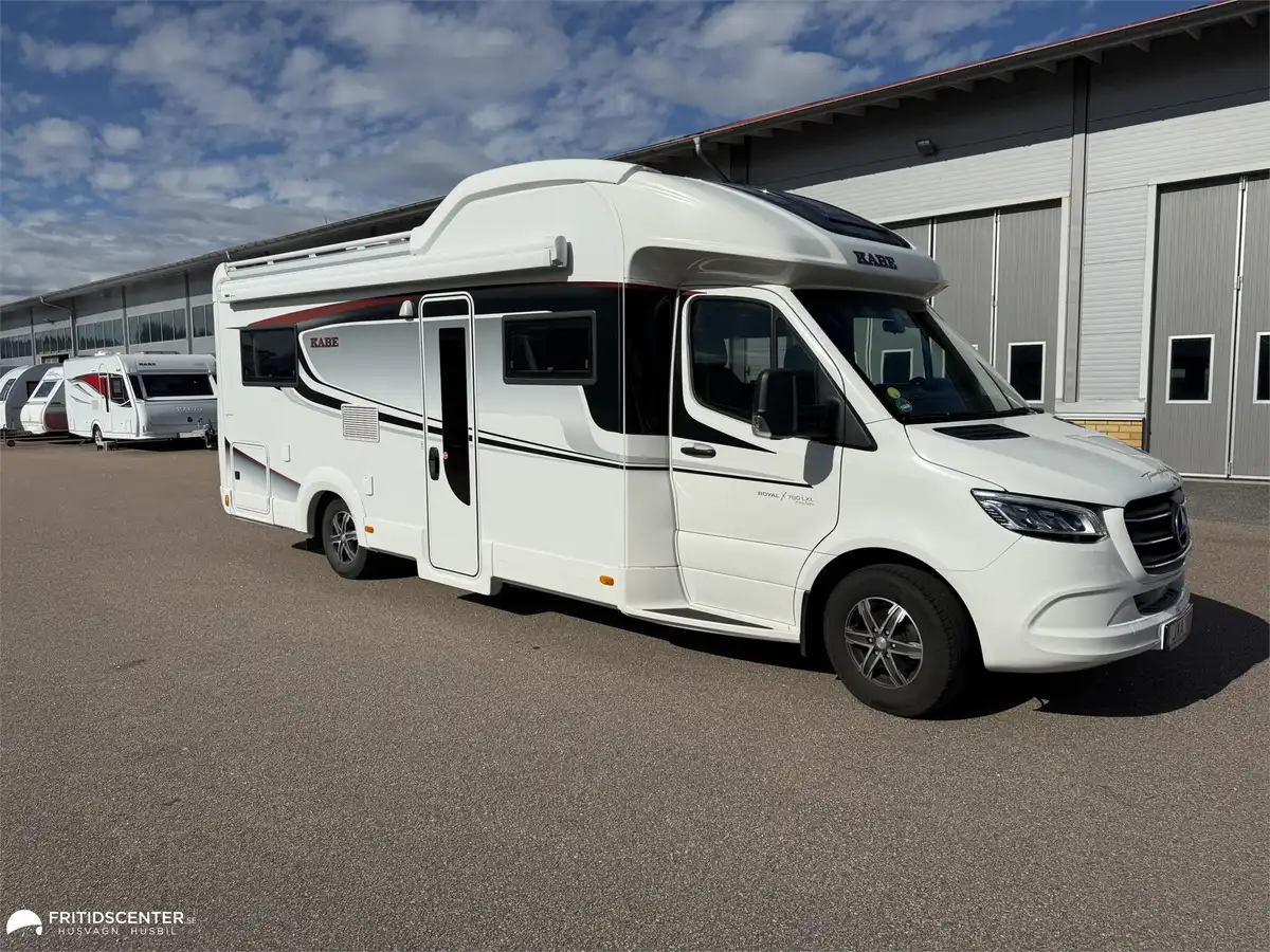 KABE Travel Master Royal X 780 LXL — Halvintegrerad