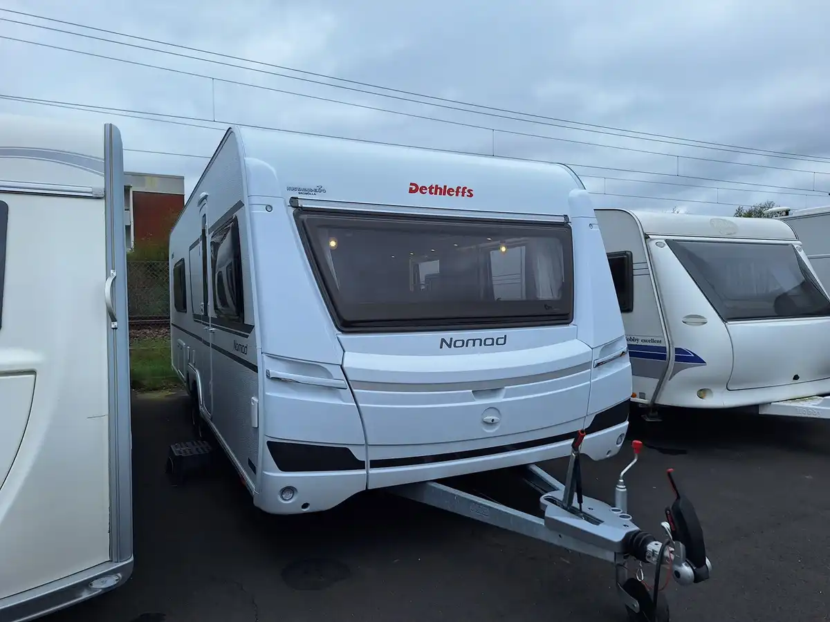 Dethleffs Nomad 650 RQT Scandinavia Snow — Husvagn