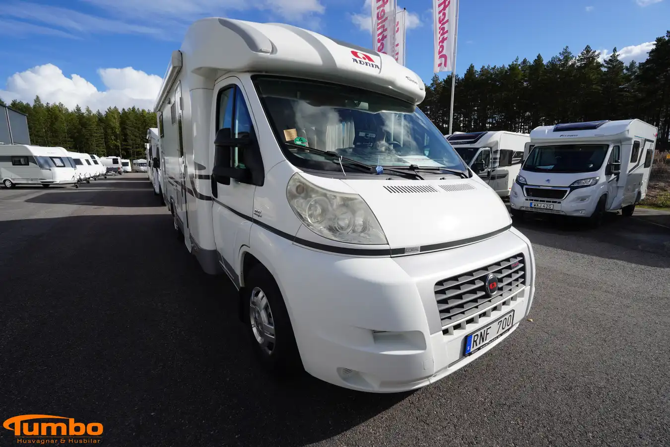 Adria - CORAL S 670SL 158hk Kamkedja — Halvintegrerad