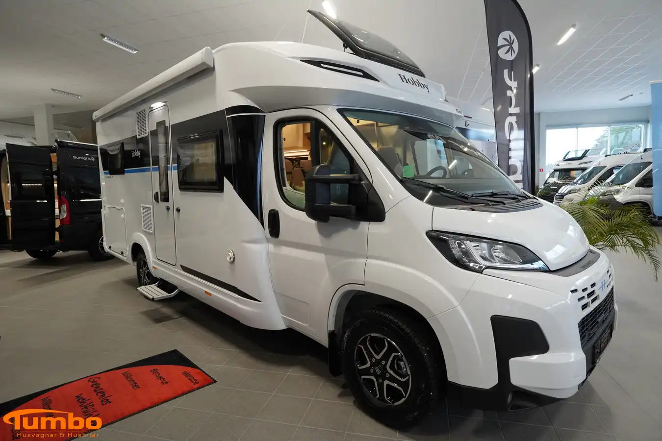 Hobby - ONTOUR T 700 F Automat Sverigepaket — Halvintegrerad