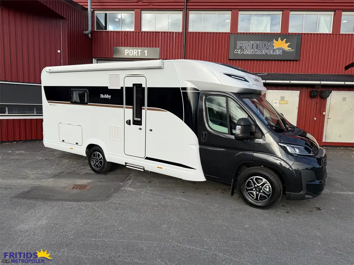 Hobby Maxia T 740 WE — Halvintegrerad