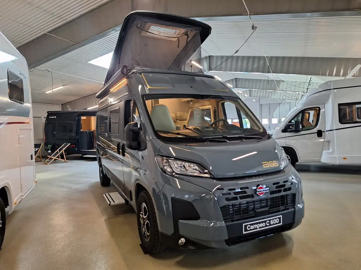Bürstner B66 Campeo C 600 — Plåtis