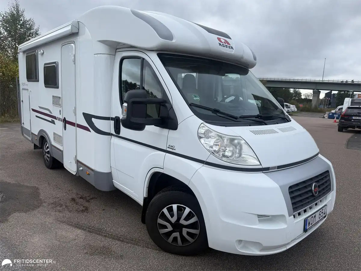 Adria SPORT S 577 SC — Halvintegrerad