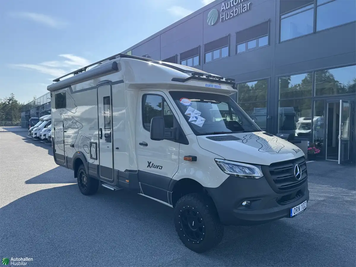 Eura Mobil XTURA 686 EF — Halvintegrerad