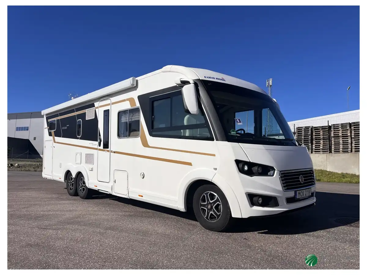 Eura Mobil INTEGRA 890 EB — Helintegrerad