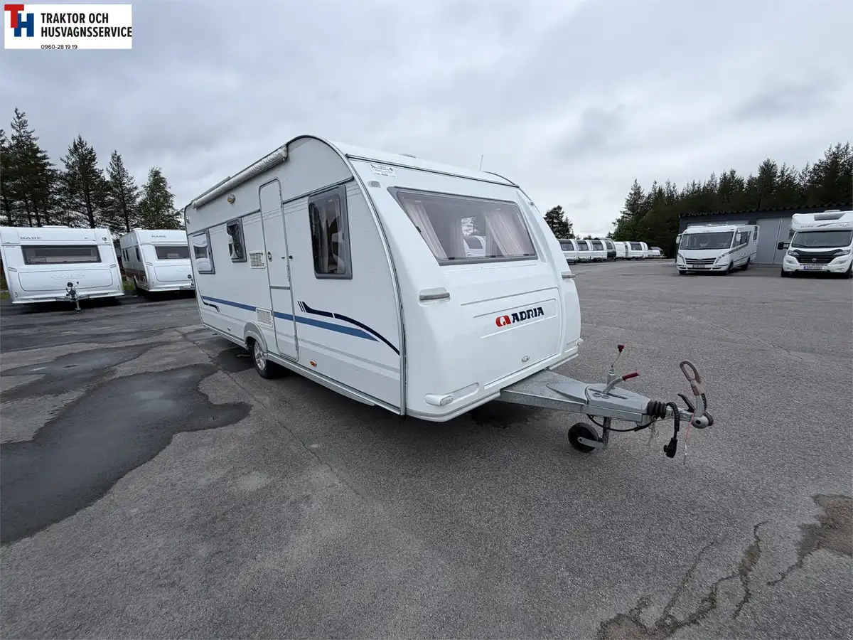 Adria ADORA 552 UK Barnkammarvagn — Husvagn