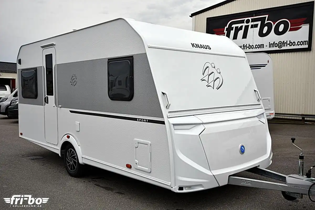 Knaus 450 FU Sport — Dubbelsäng