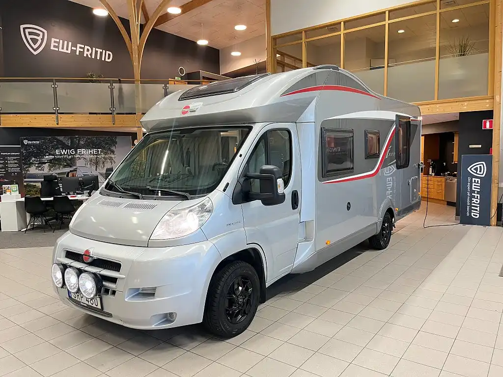 Bürstner IXEO 735 — Halvintegrerad