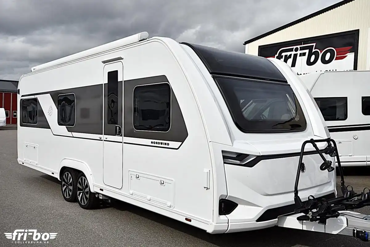 Knaus 660 UDF Nordwind — Våningssäng