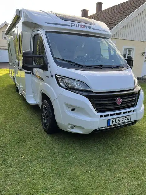 Pilote P740GJ Sensation — Halvintegrerad