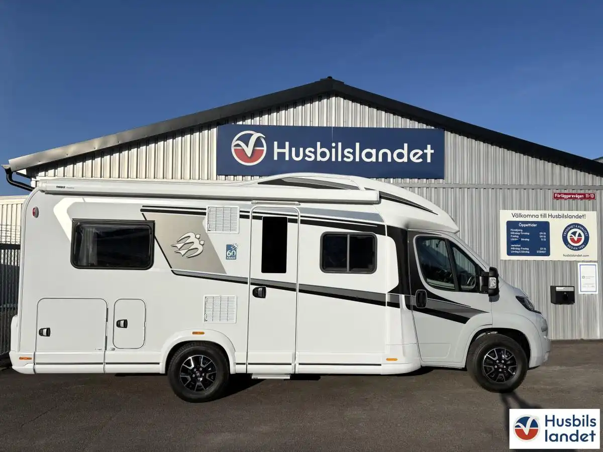 Knaus Sky Wave 650 MF — Halvintegrerad med taksäng
