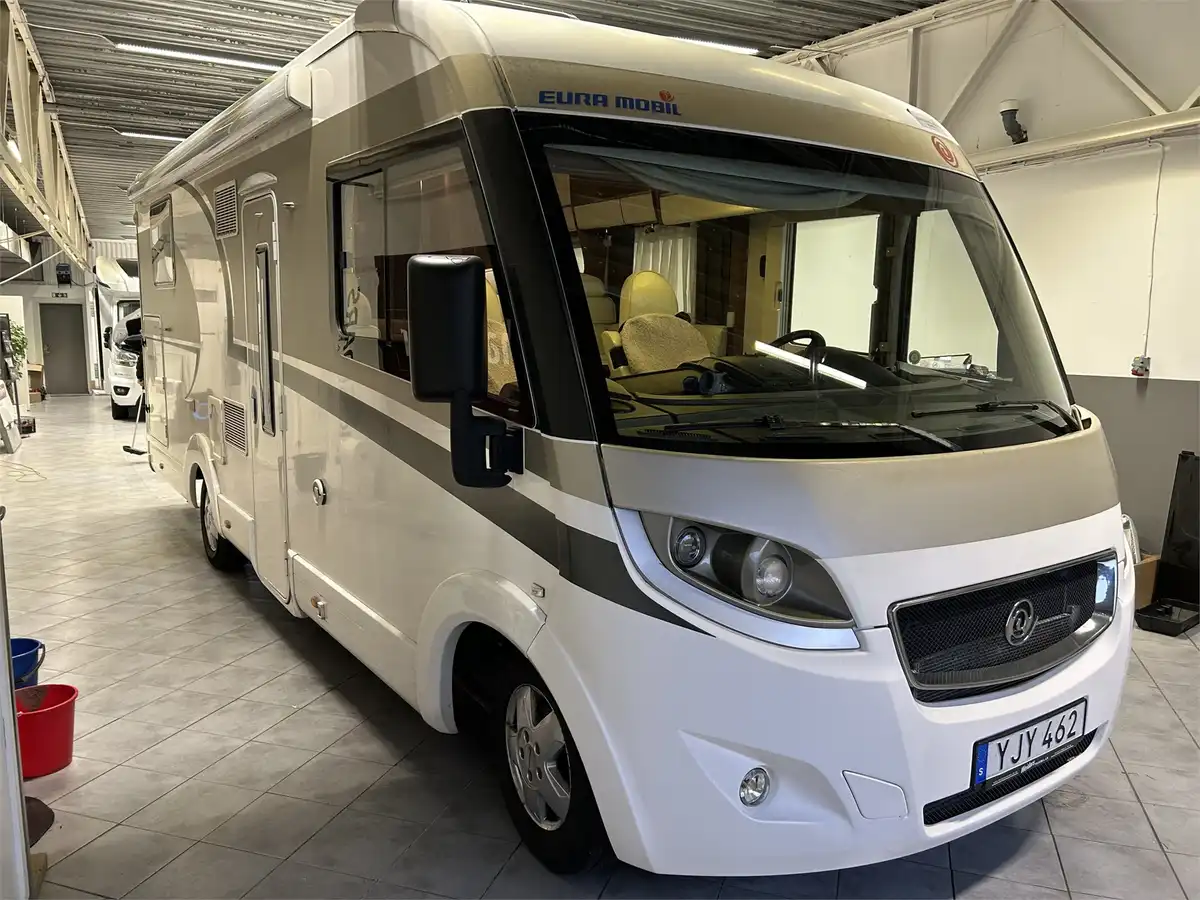 Eura Mobil IL 720 Queensbed — Övrigt