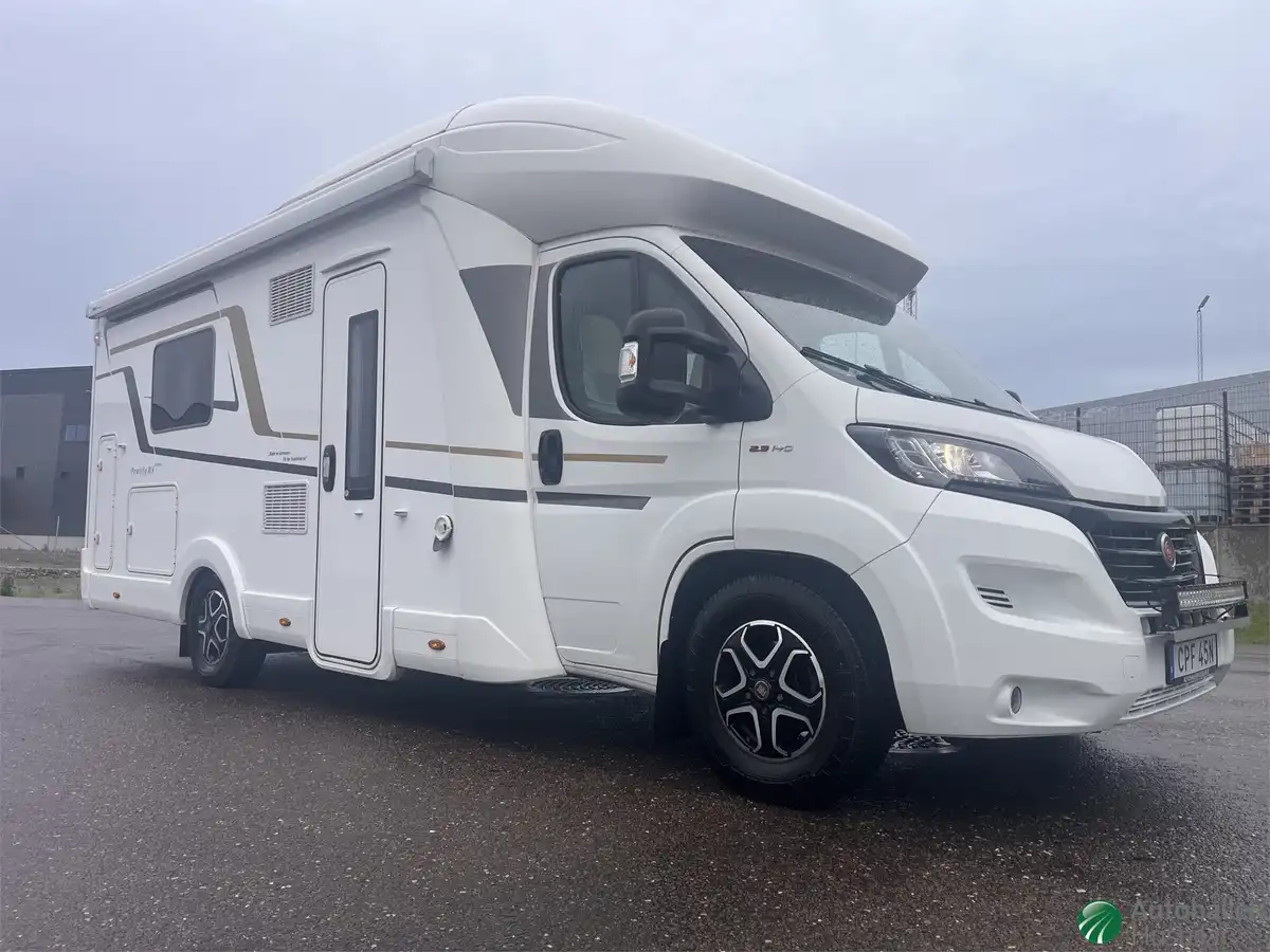Eura Mobil PRS 730 EB — Halvintegrerad med taksäng