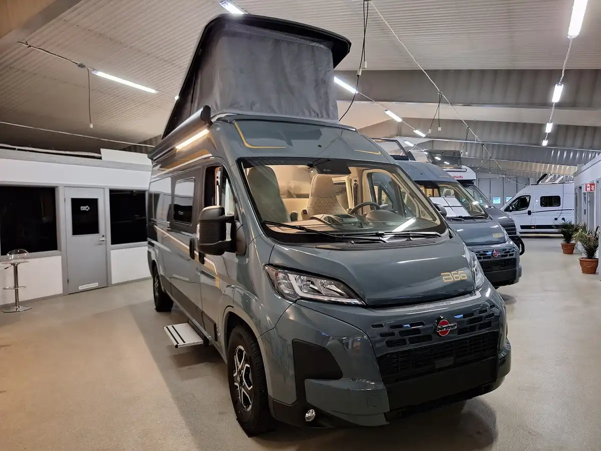 Bürstner B66 C 600 — Plåtis