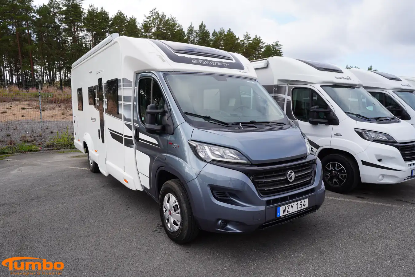 Swift - Toscane 694 — Halvintegrerad