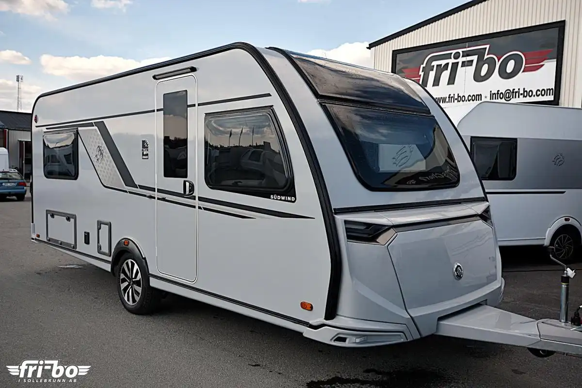 Knaus 540 UE Südwind Black Selection — Dubbel långbädd