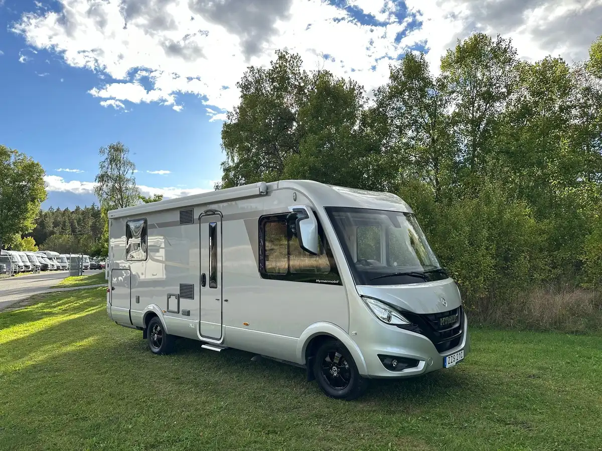HYMER B-MC I 690 — Helintegrerad