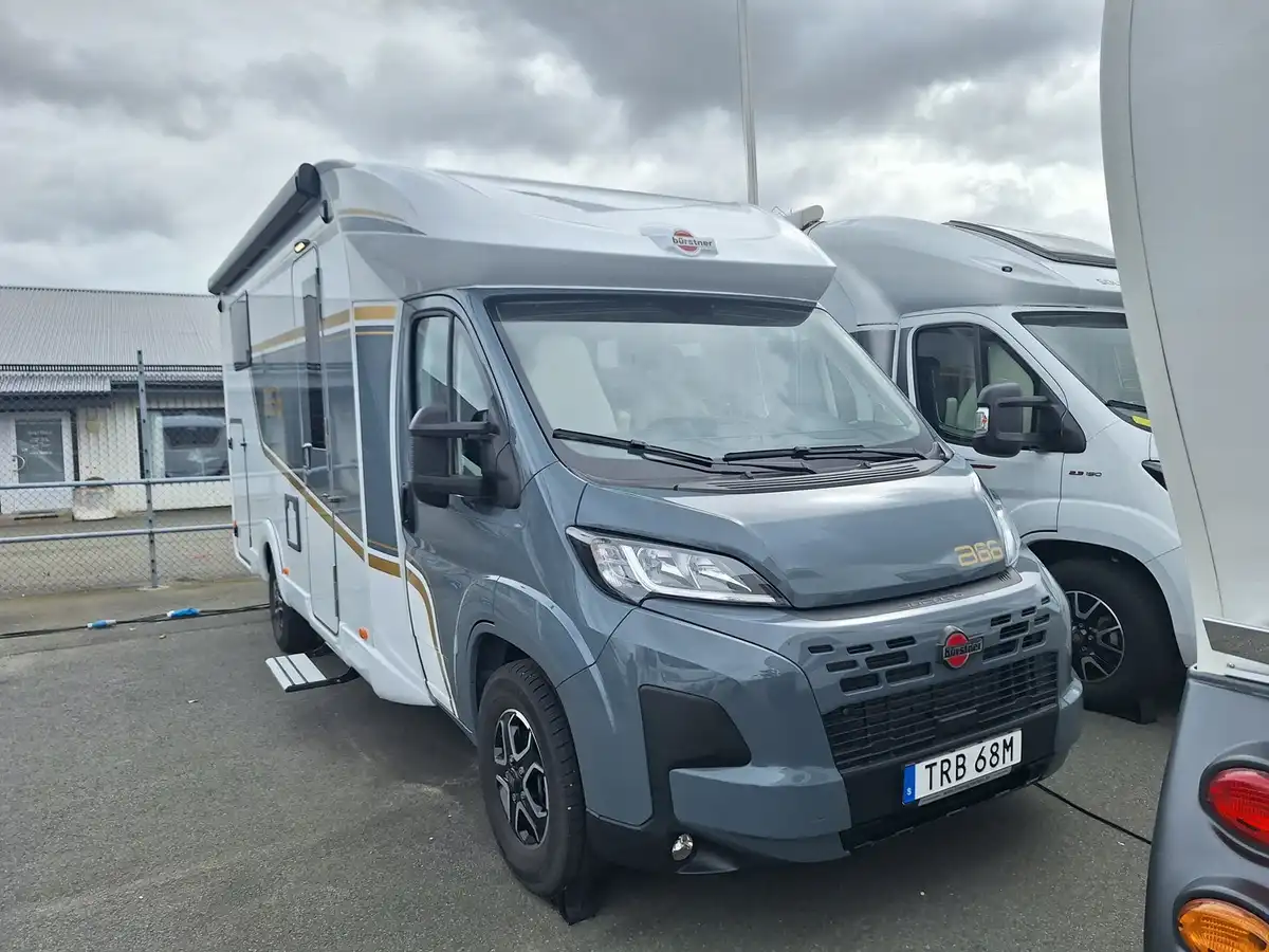 Bürstner B66 TD 690 G — Halvintegrerad