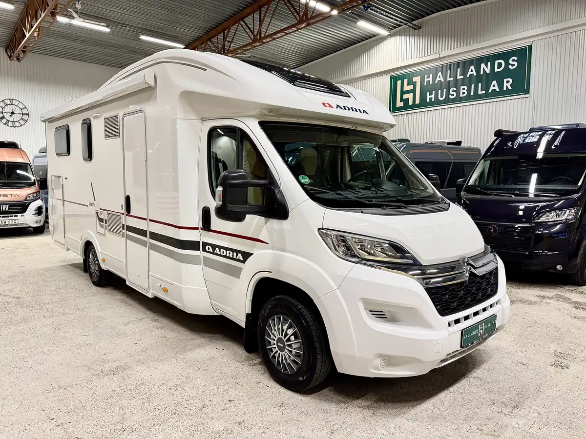 Adria Matrix 670 SC — Halvintegrerad