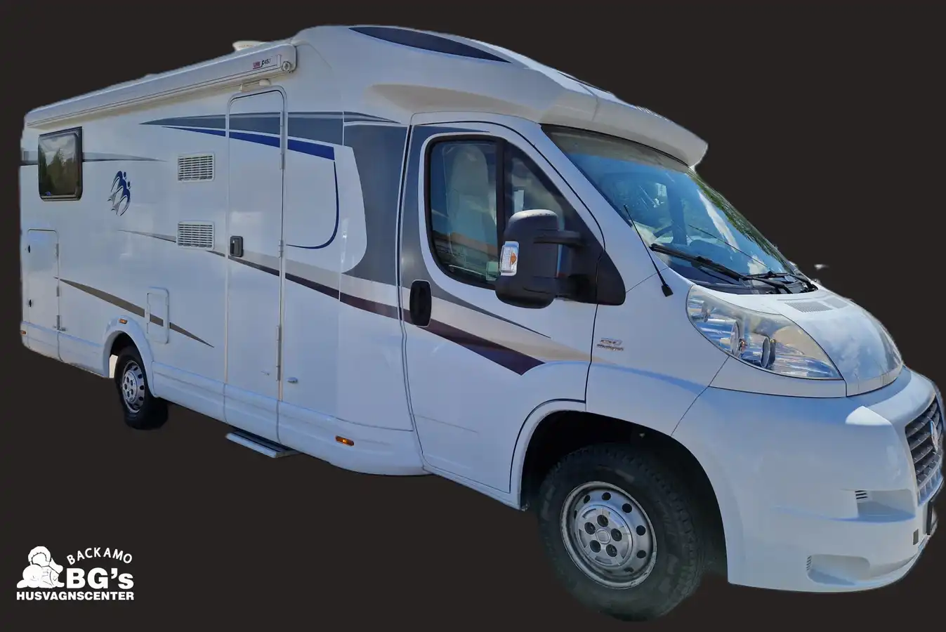 Knaus Sky Ti 700 MEG — Halvintegrerad