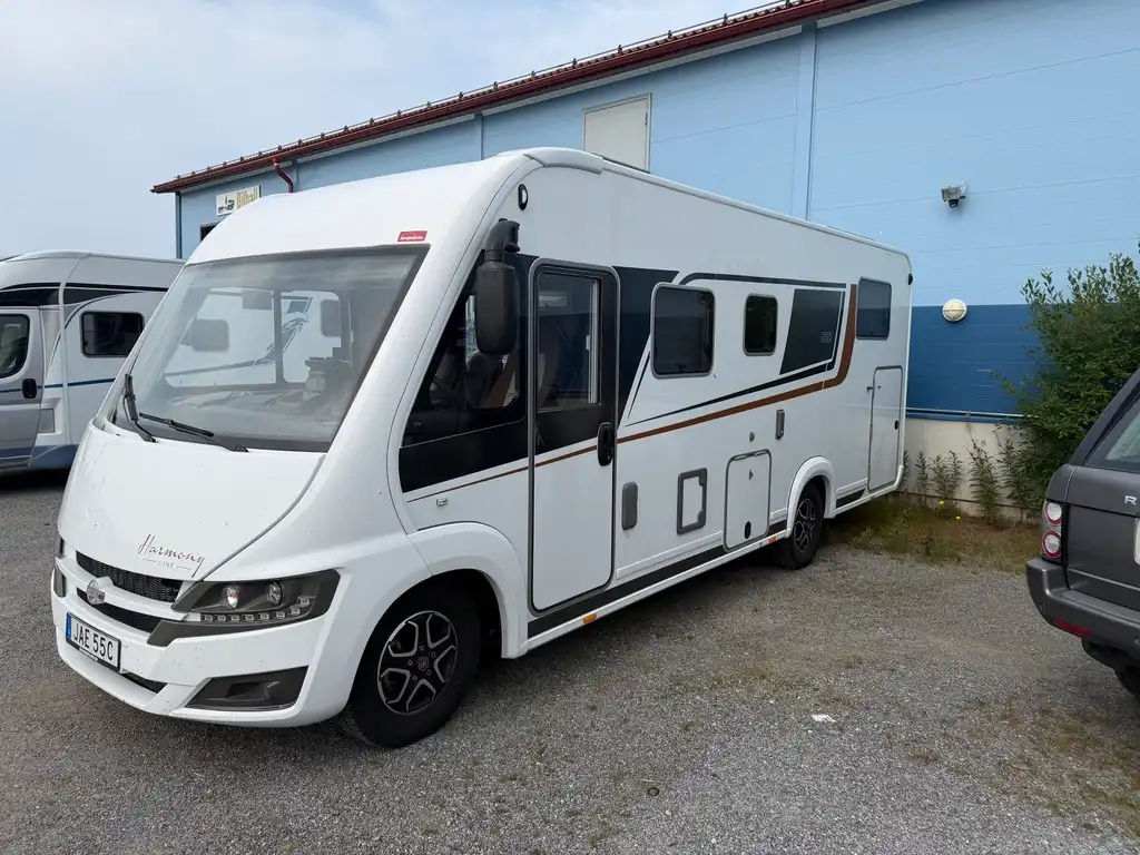 Bürstner Lyseo 727 Harmony Line — Husbil