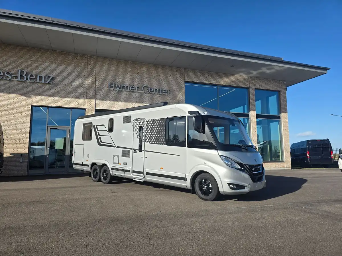 HYMER MasterLine I 890 HC-Edition-Black — Helintegrerad