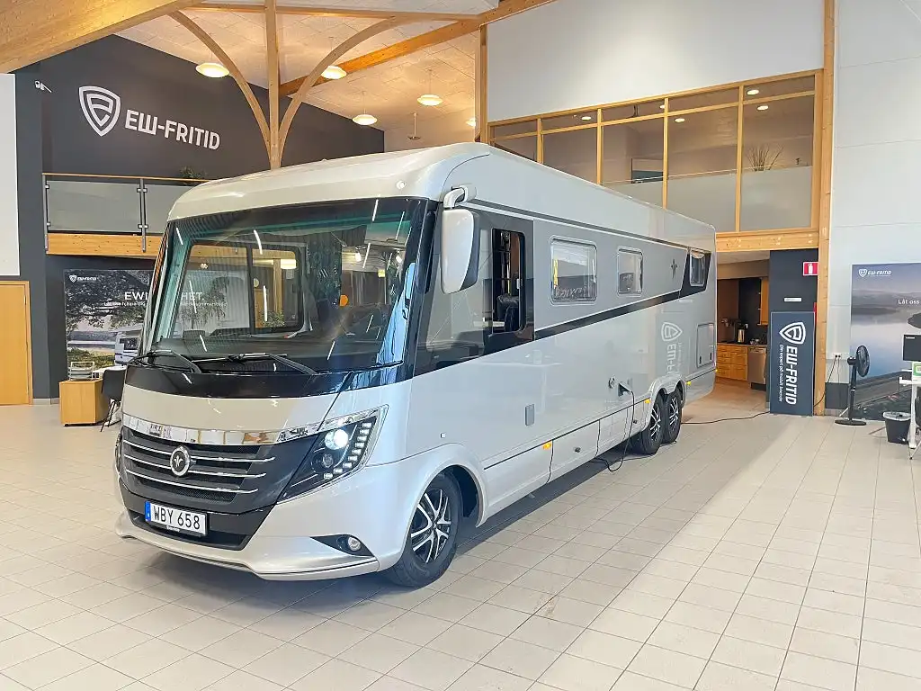 Niesmann ARTO 88 F — Helintegrerad