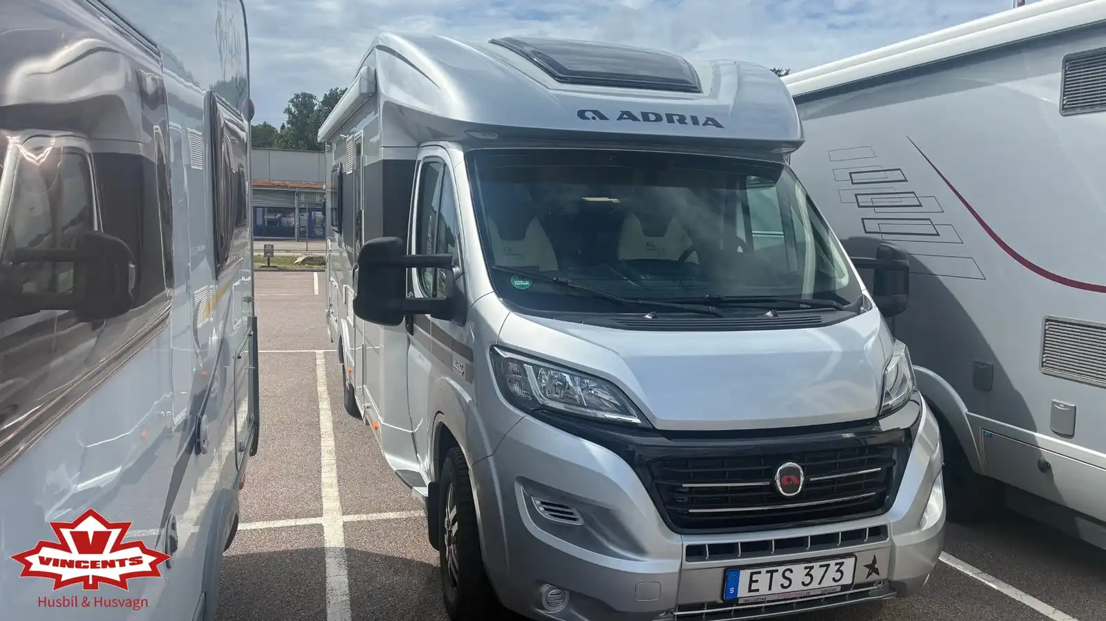 Adria-MATRIX M 670 SLT *KOMMANDE *Långbädd *Toa bak *Sol-(2015) — Halvintegrerad
