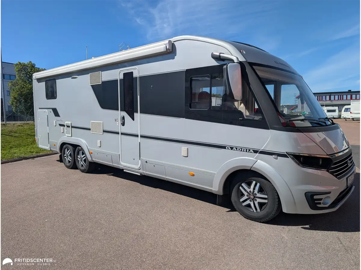 Adria SONIC SUPREME I 810 SL — Helintegrerad