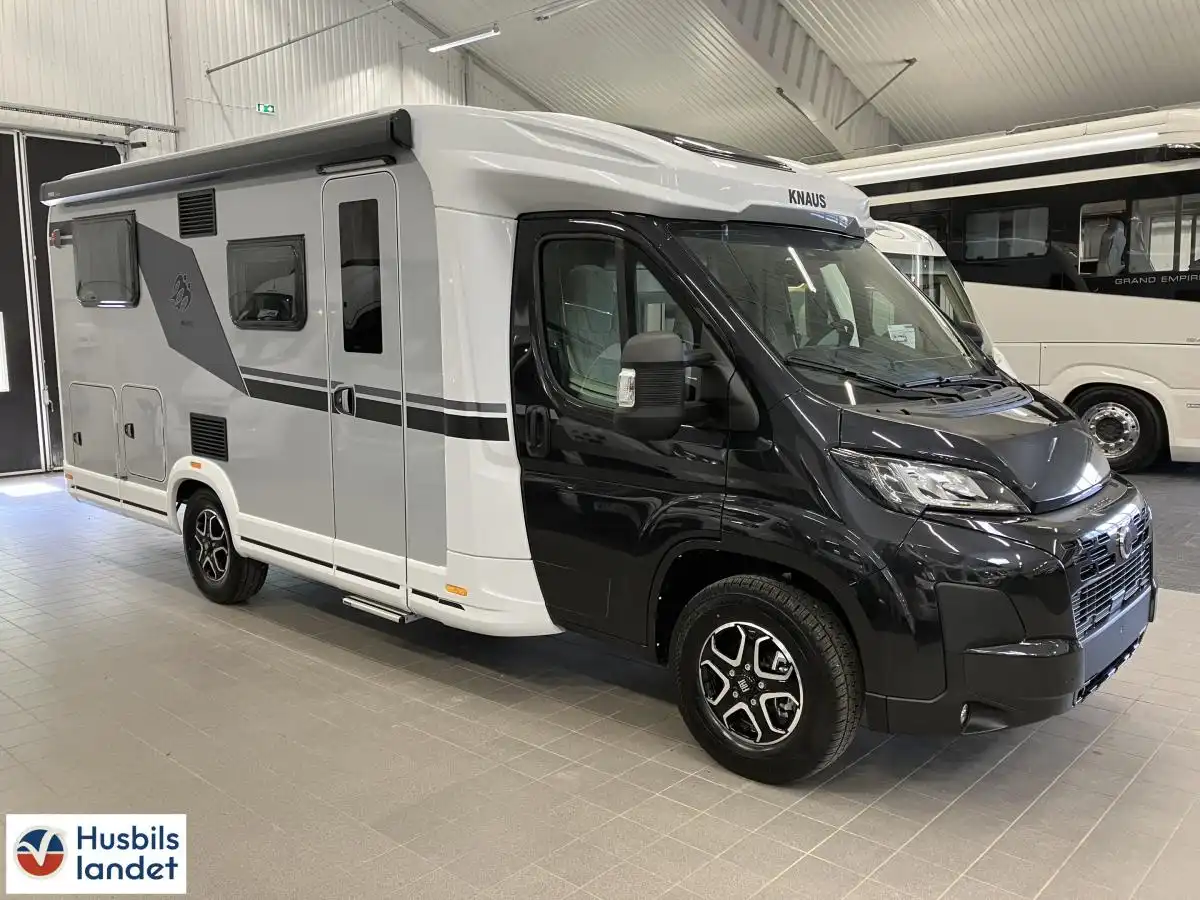 Knaus Live TI 650 MEG Black Selection — Halvintegrerad