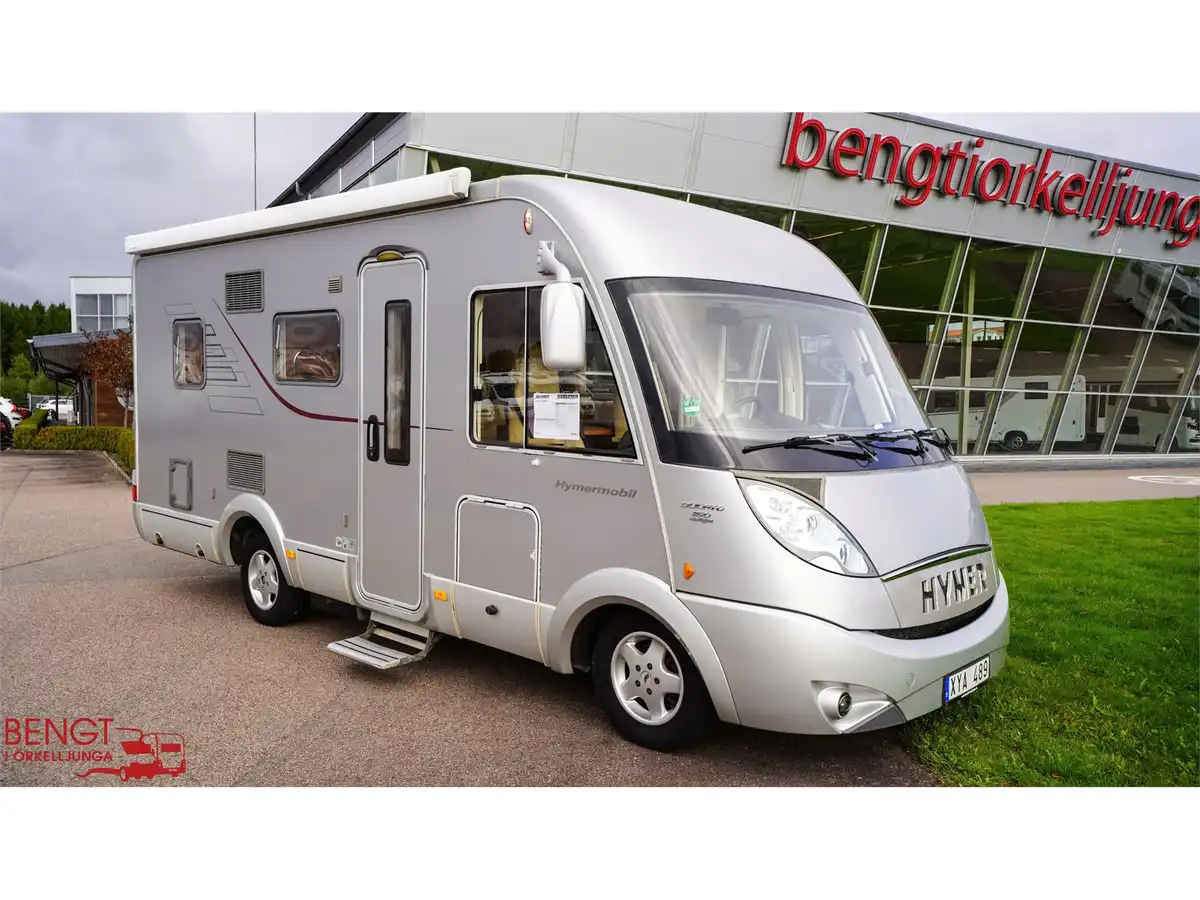 Hymer B 574 SL — Helintegrerad