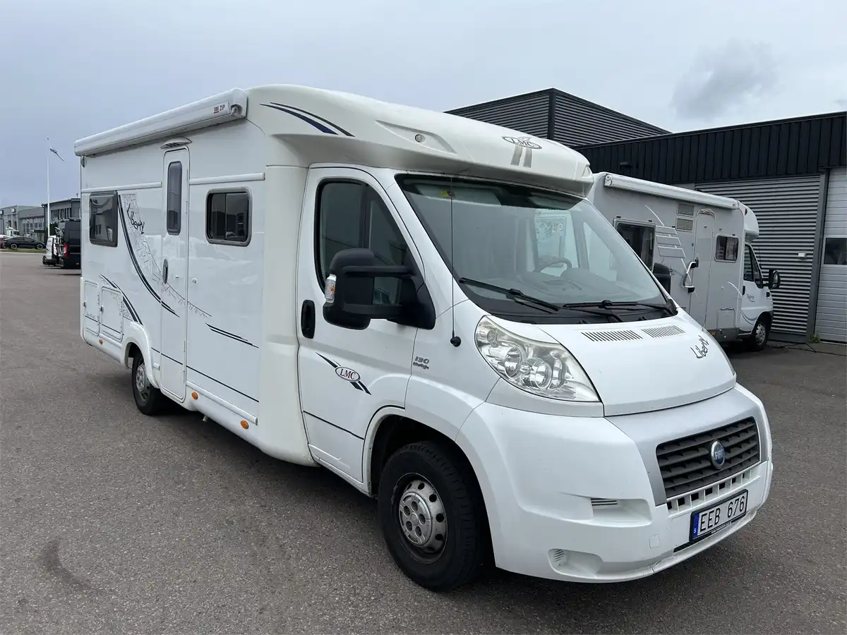 LMC Liberty 642 — Halvintegrerad