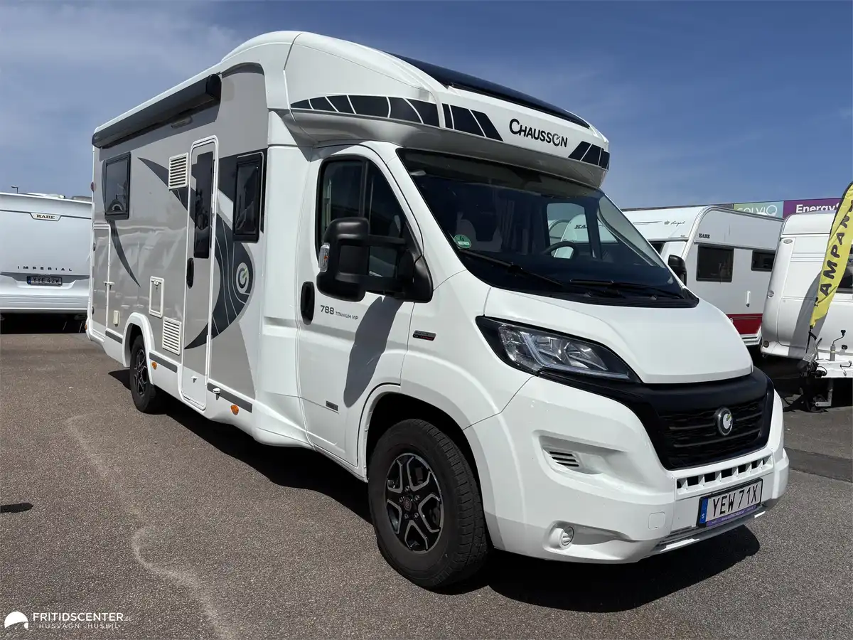 Chausson 788 Profile Titanium VIP /Queenbädd — Halvintegrerad