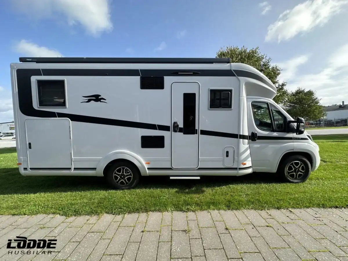 Laika ECOVIP L 4009 DS — Halvintegrerad med taksäng